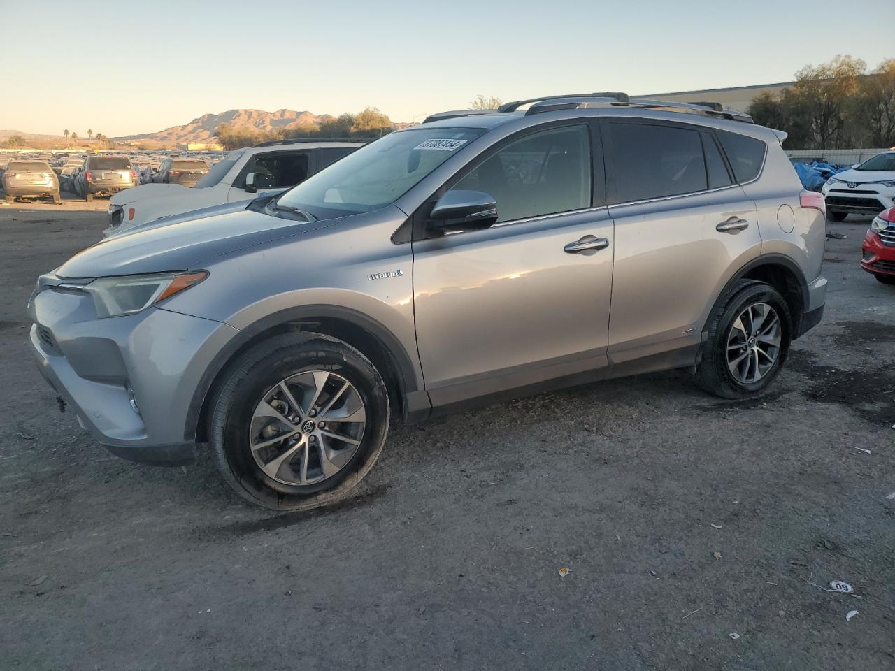 TOYOTA RAV4 HV LE 2018