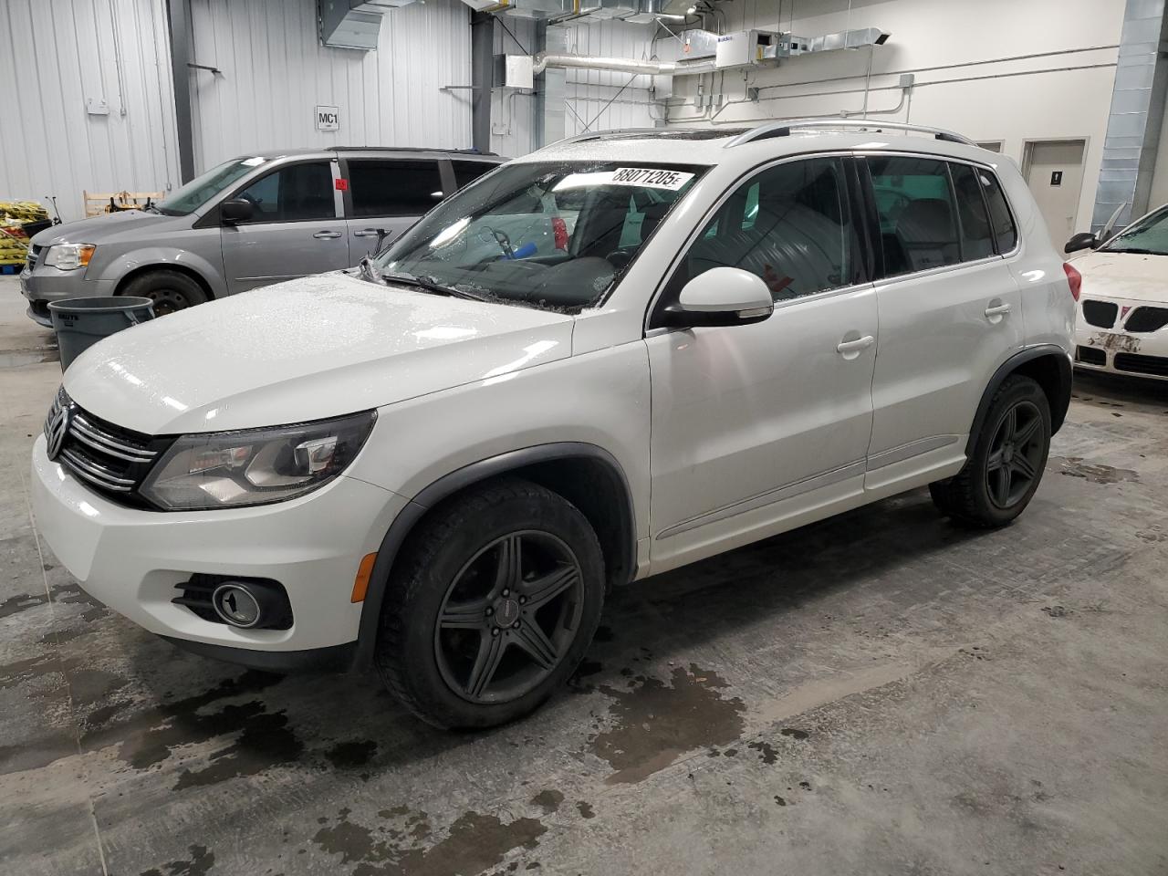 VOLKSWAGEN TIGUAN S 2015