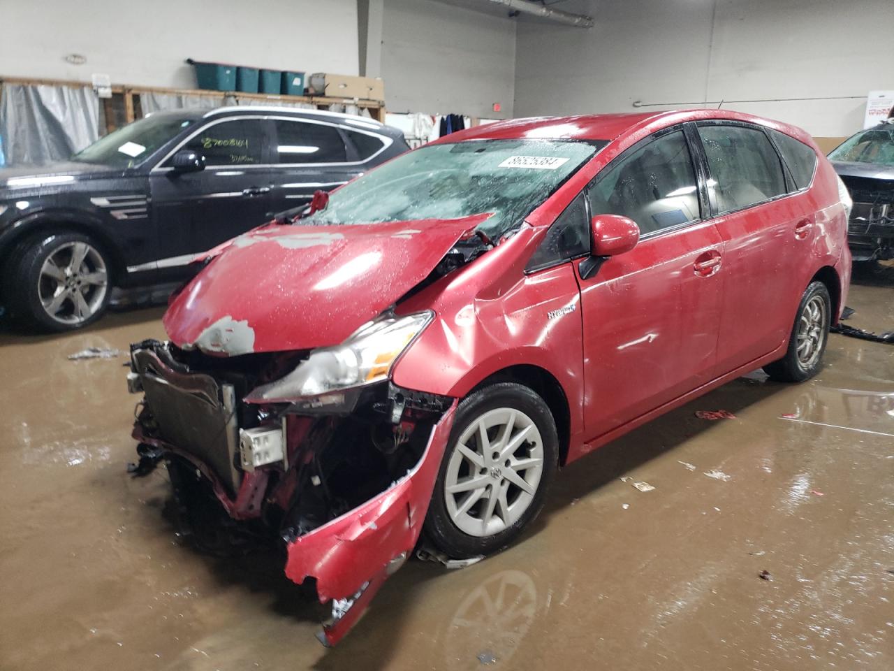 TOYOTA PRIUS V 2013