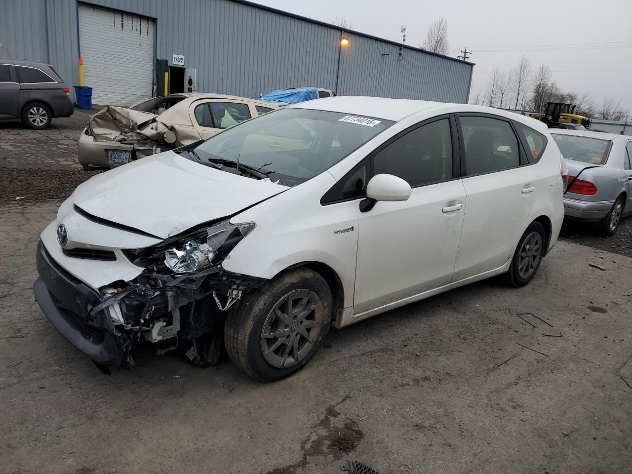 TOYOTA PRIUS V 2017