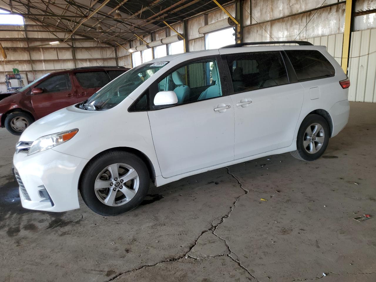 TOYOTA SIENNA LE 2020