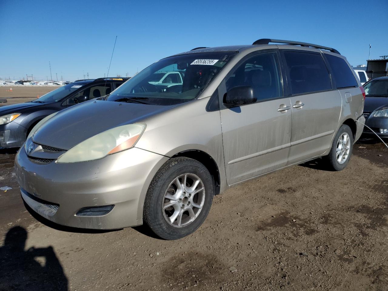 TOYOTA SIENNA LE 2006