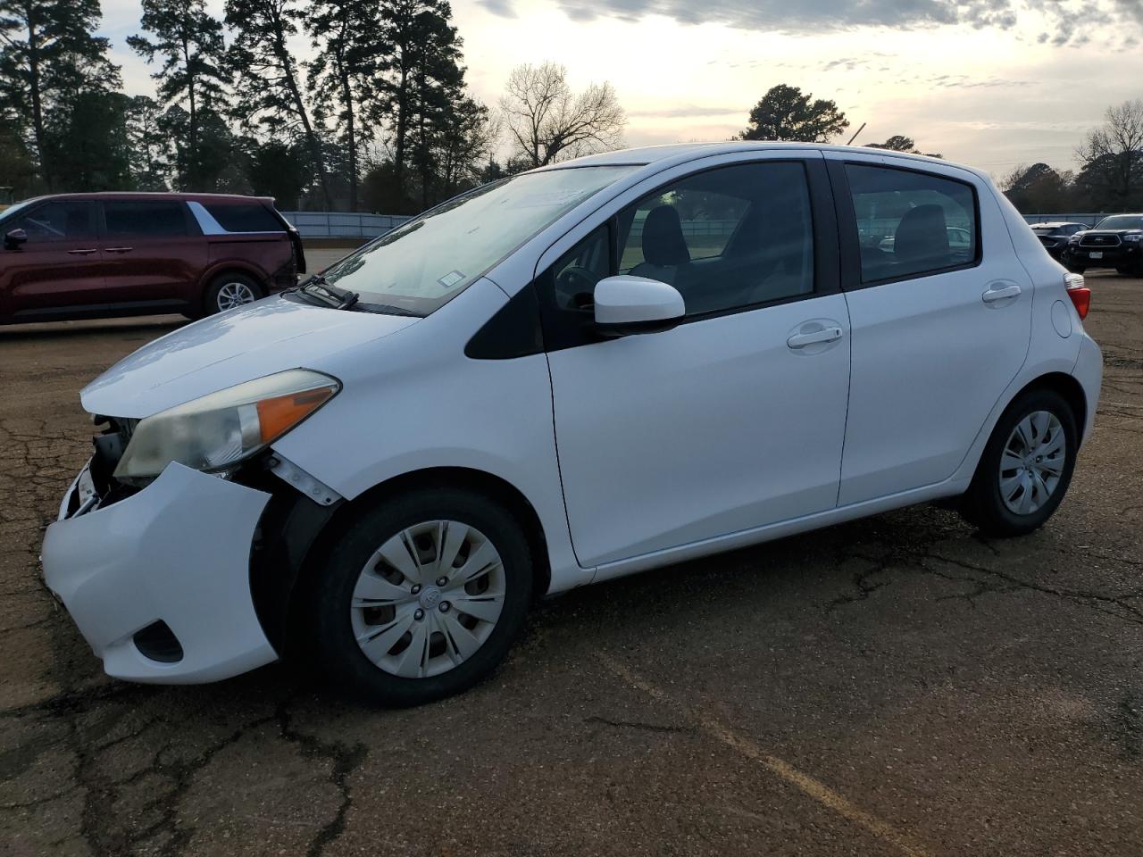 TOYOTA YARIS 2013
