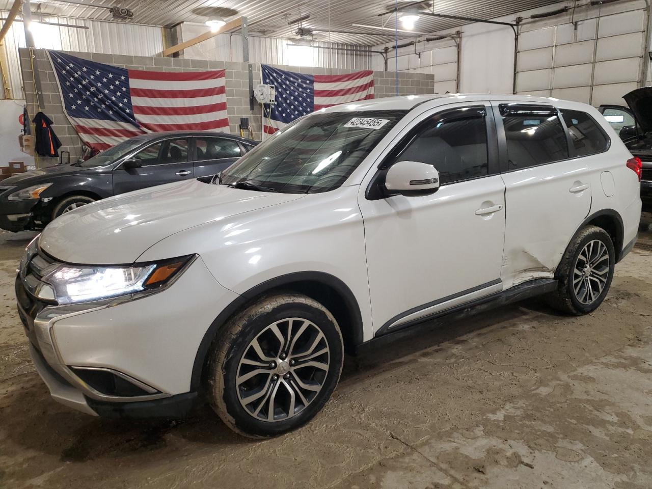 MITSUBISHI OUTLANDER 2017