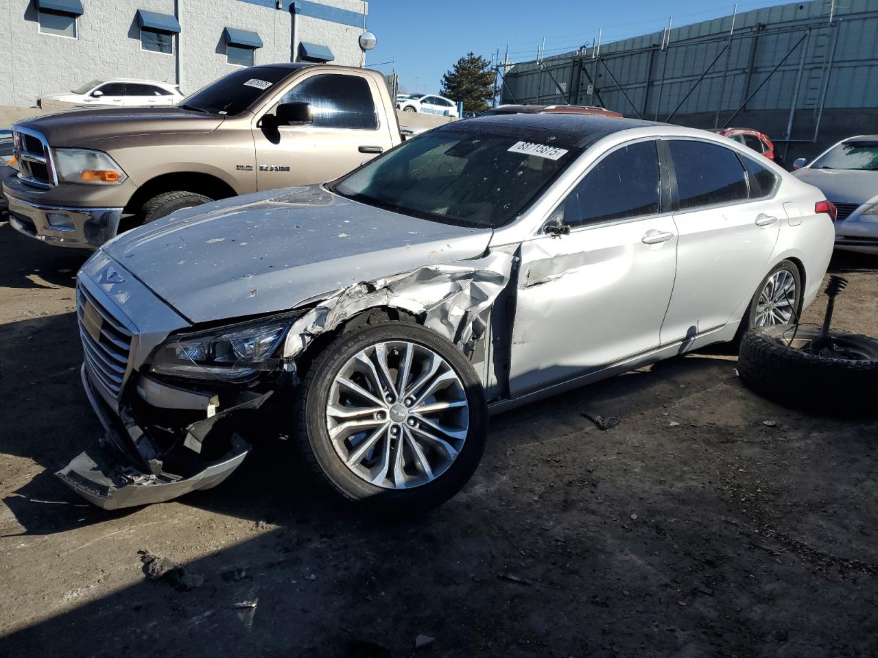 HYUNDAI GENESIS 3. 2015