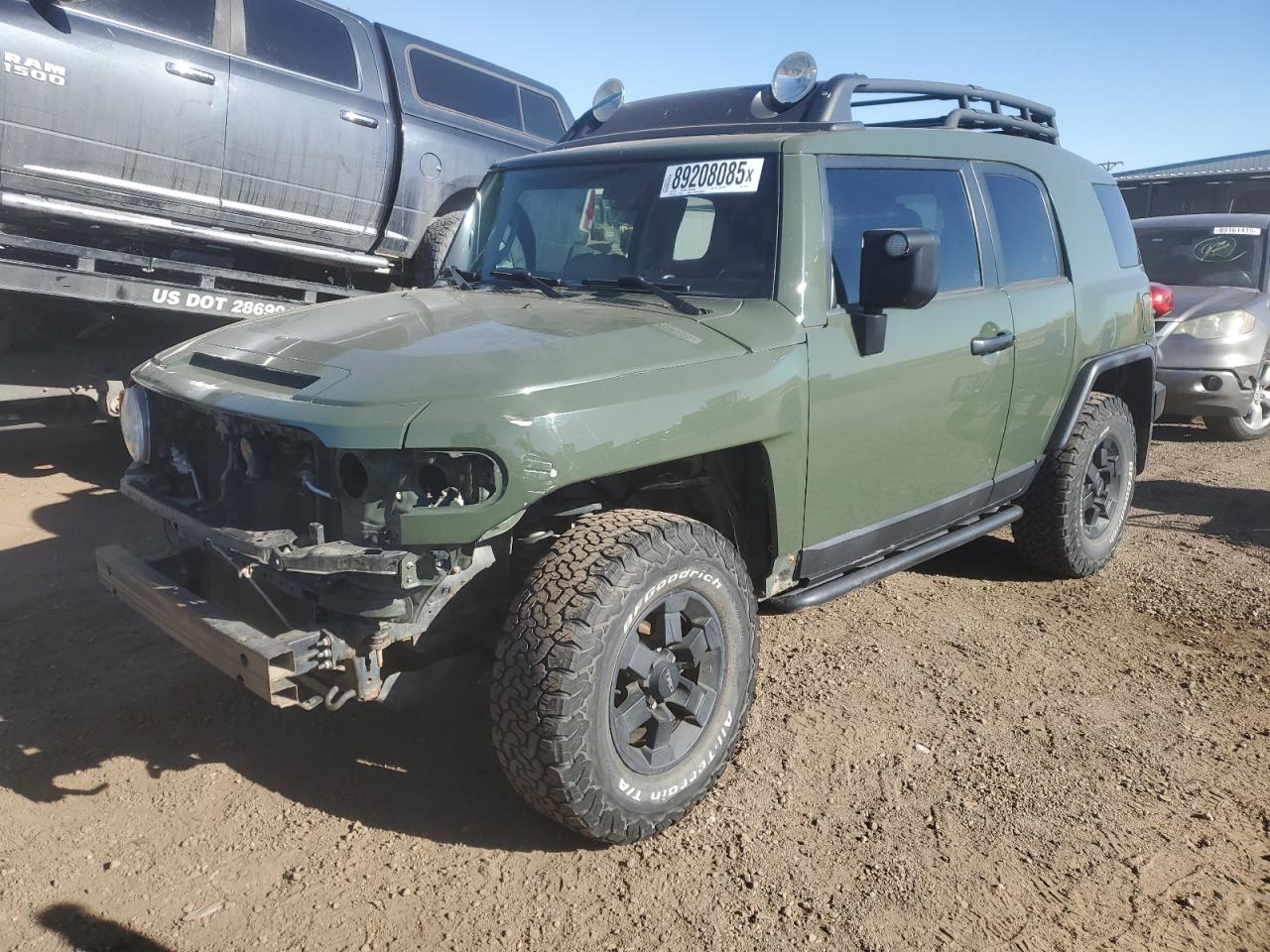 TOYOTA FJ CRUISER 2011