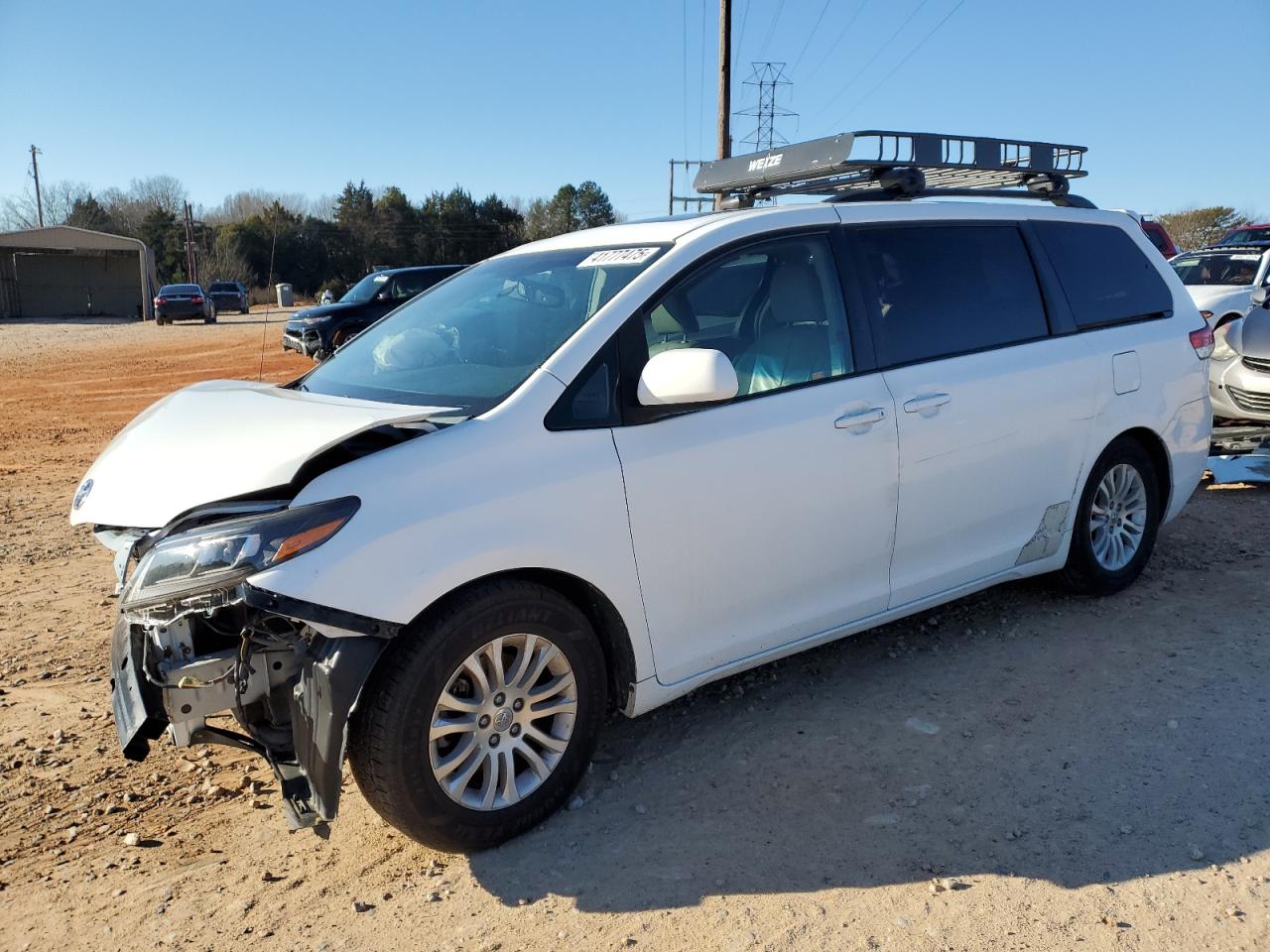 TOYOTA SIENNA XLE 2011