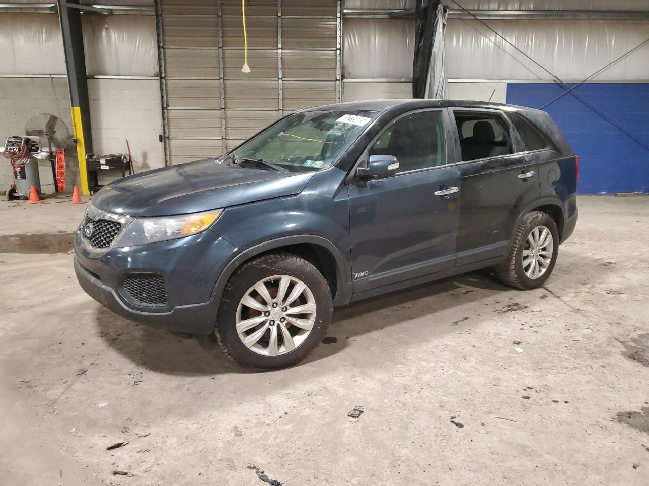 KIA SORENTO LX 2013