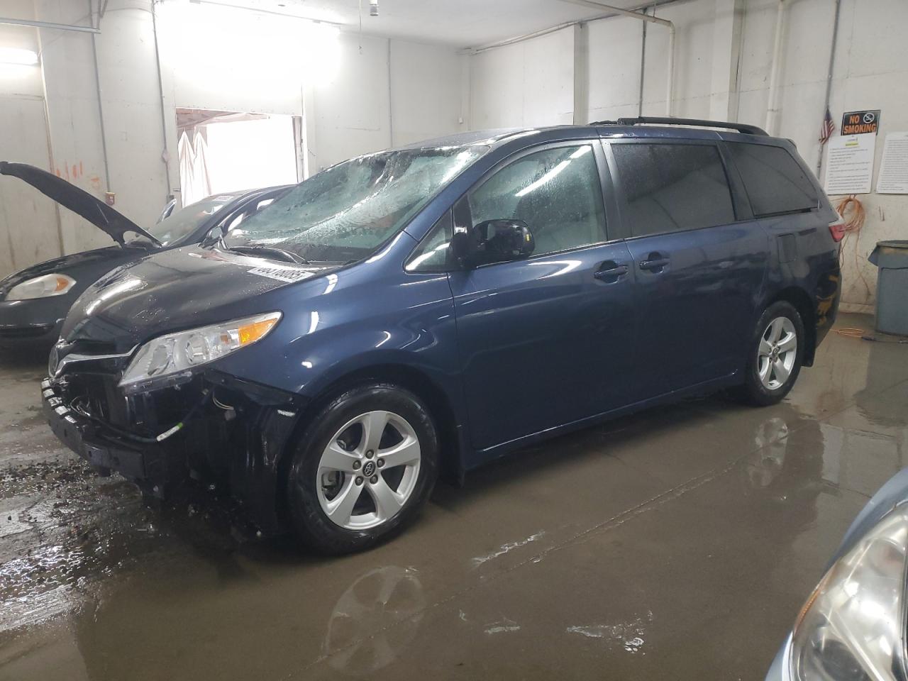 TOYOTA SIENNA LE 2020