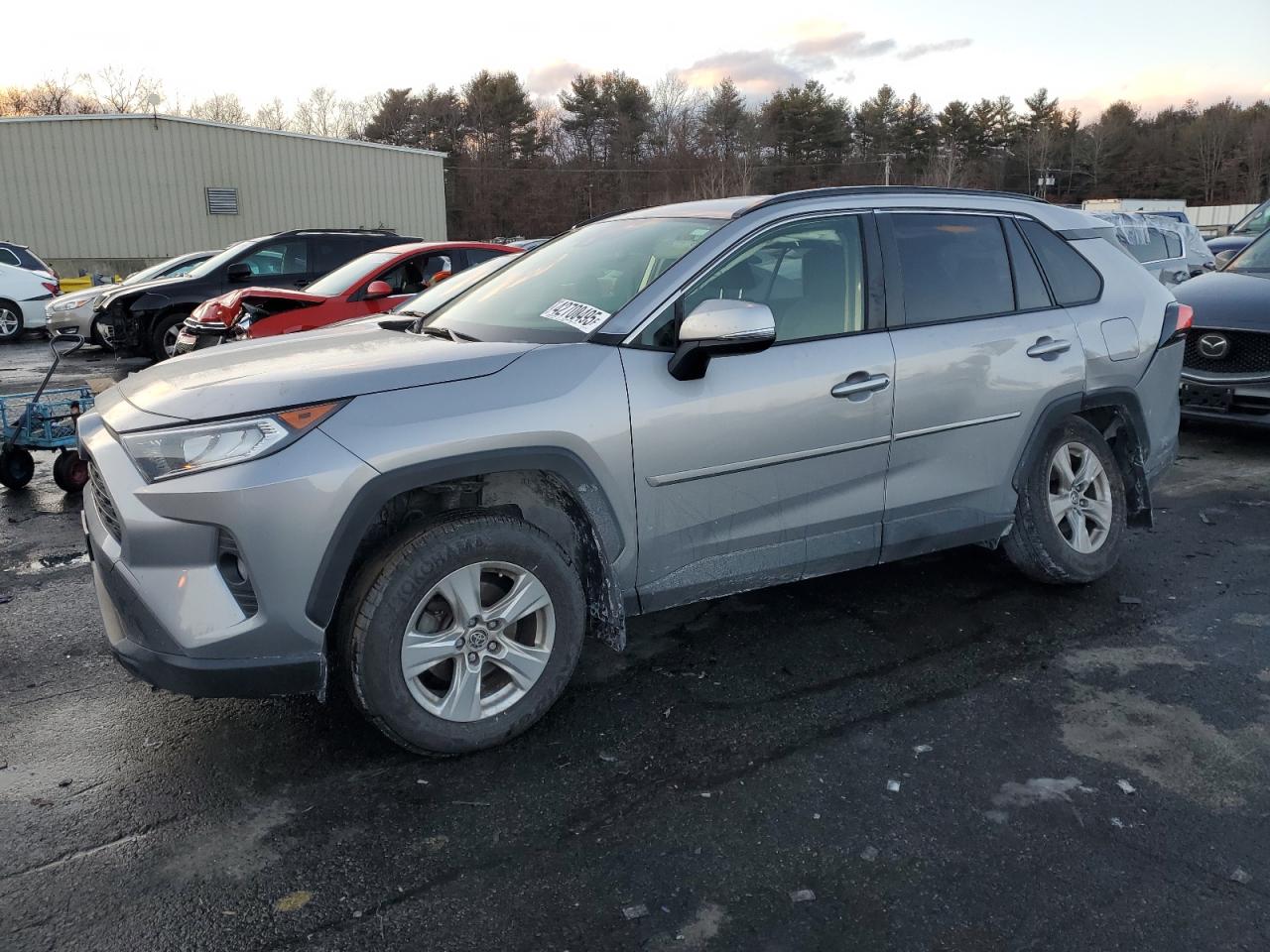 TOYOTA RAV4 XLE 2021