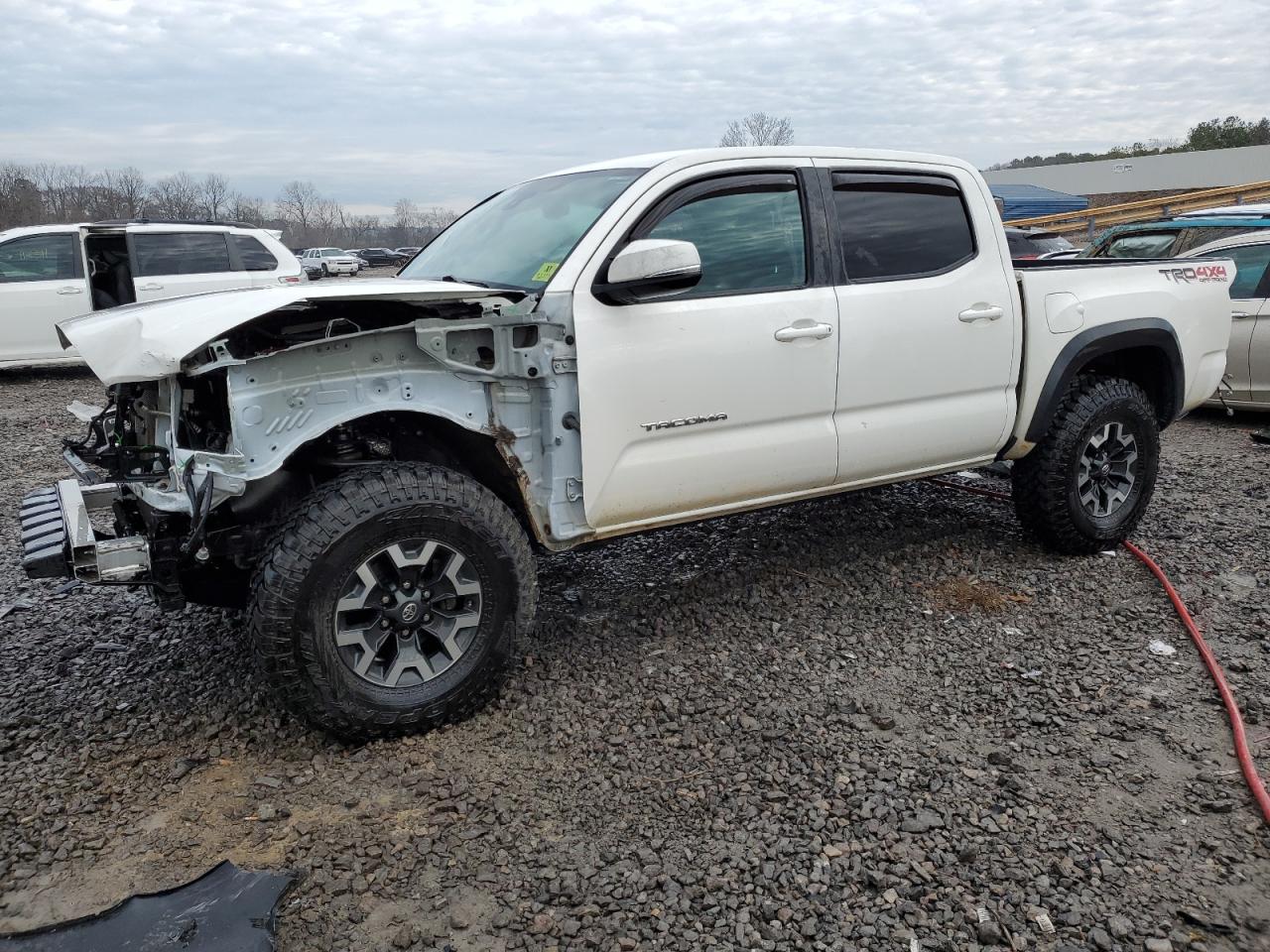 TOYOTA TACOMA DOU 2021