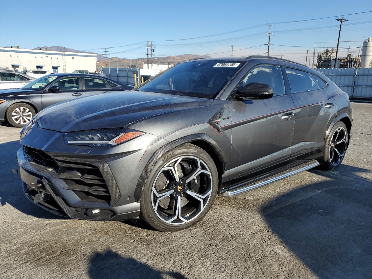 LAMBORGHINI URUS 2019