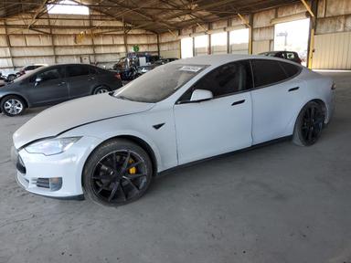Tesla Model S 2015