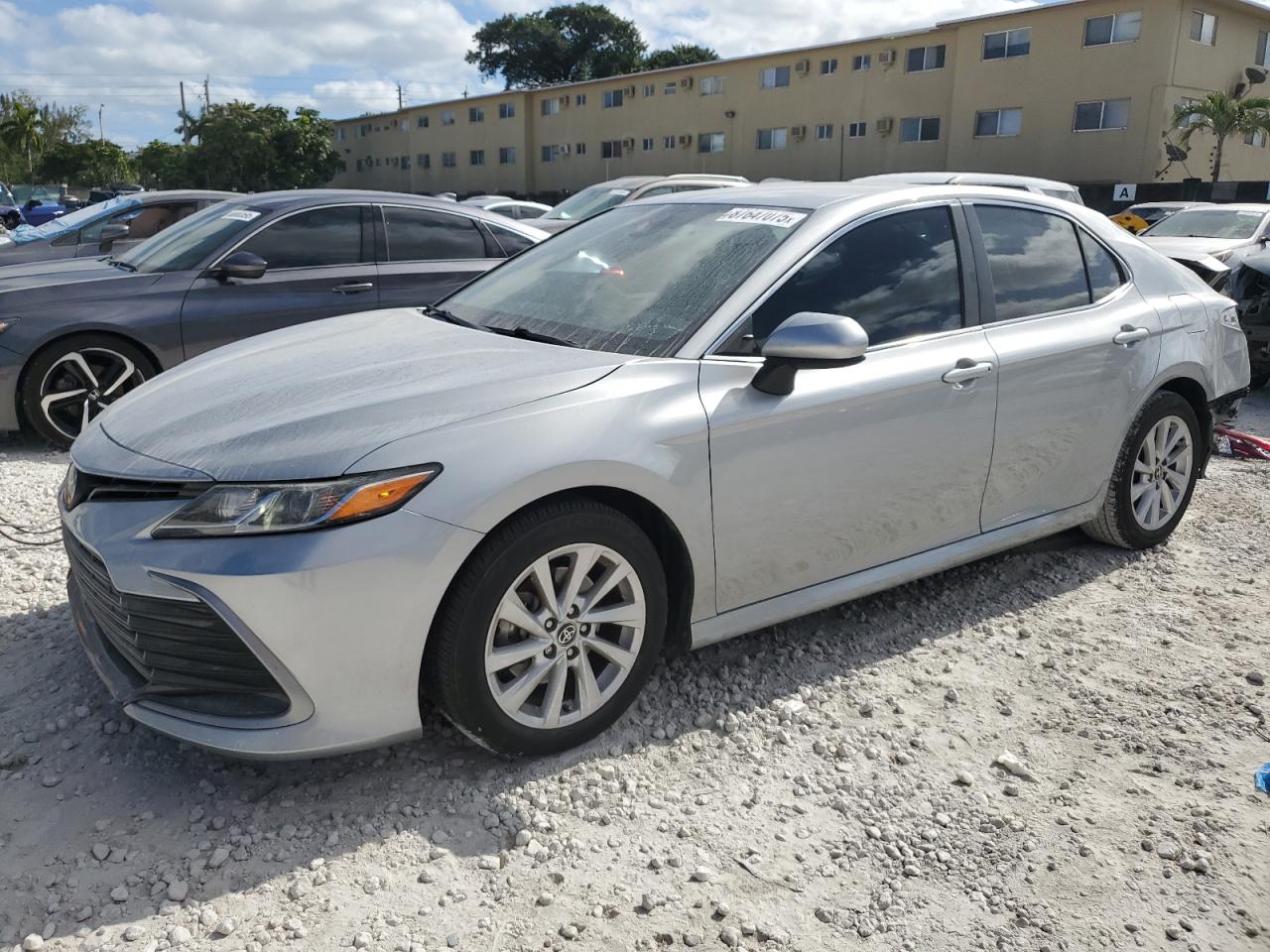 TOYOTA CAMRY LE 2023