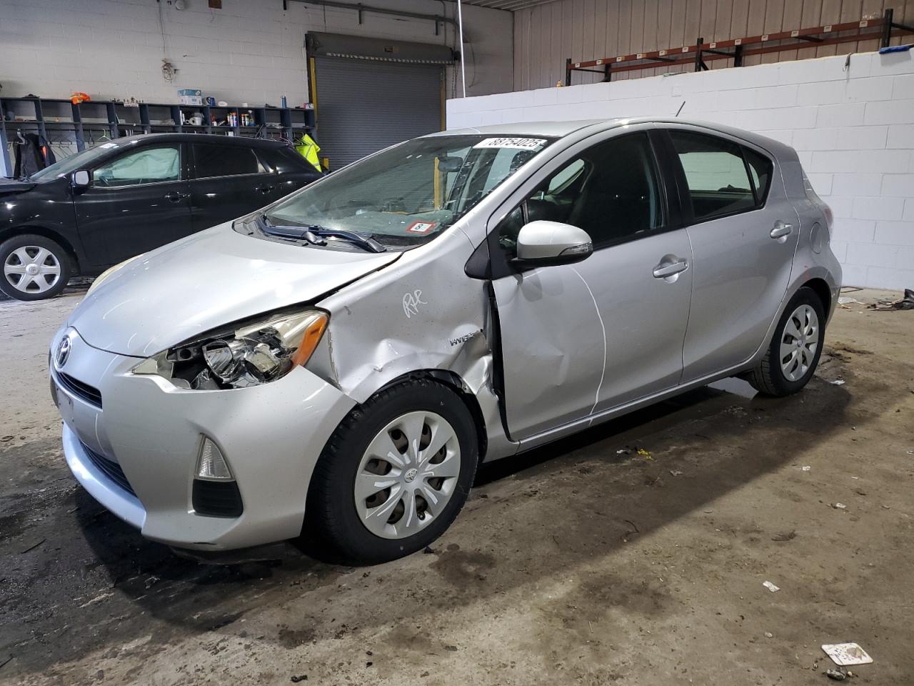 TOYOTA PRIUS C 2013