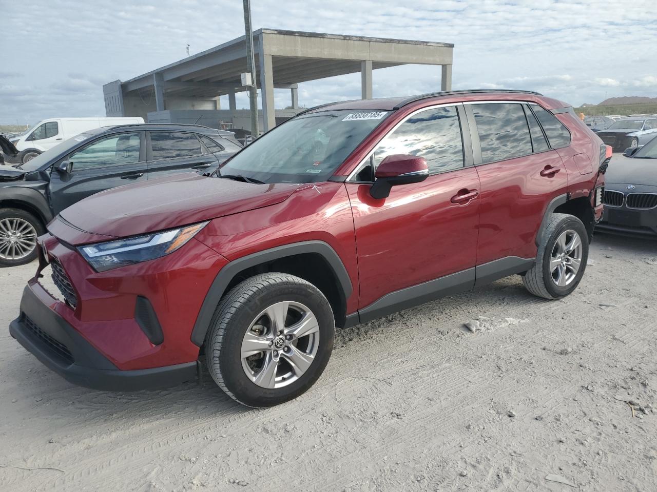 TOYOTA RAV4 XLE 2022