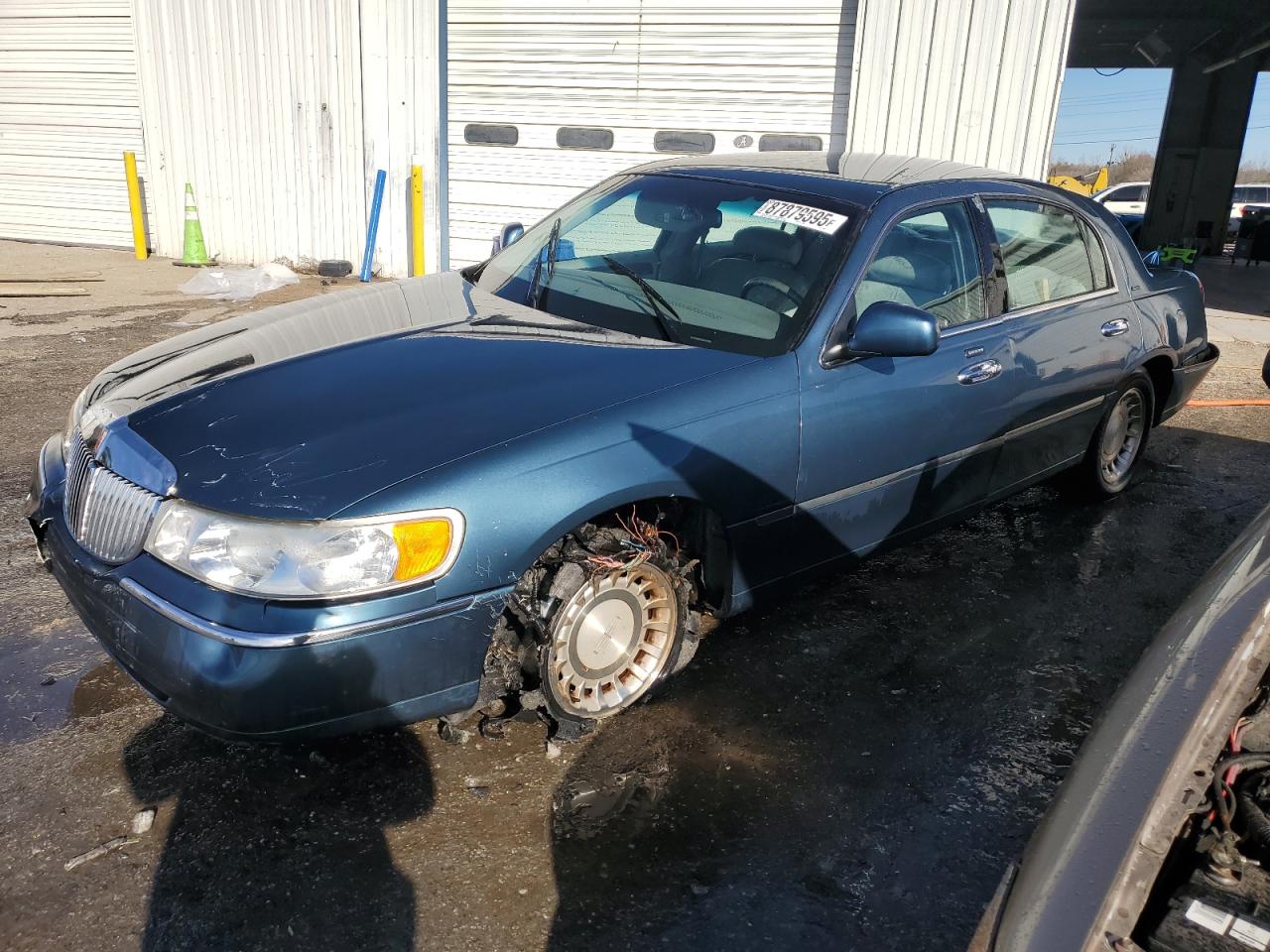 LINCOLN TOWN CAR E 2001