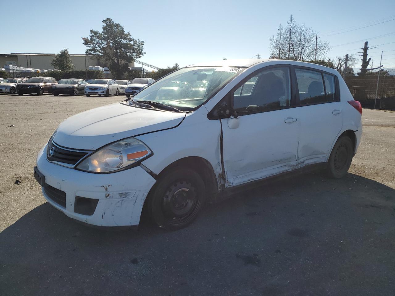 NISSAN VERSA AUTO 2011