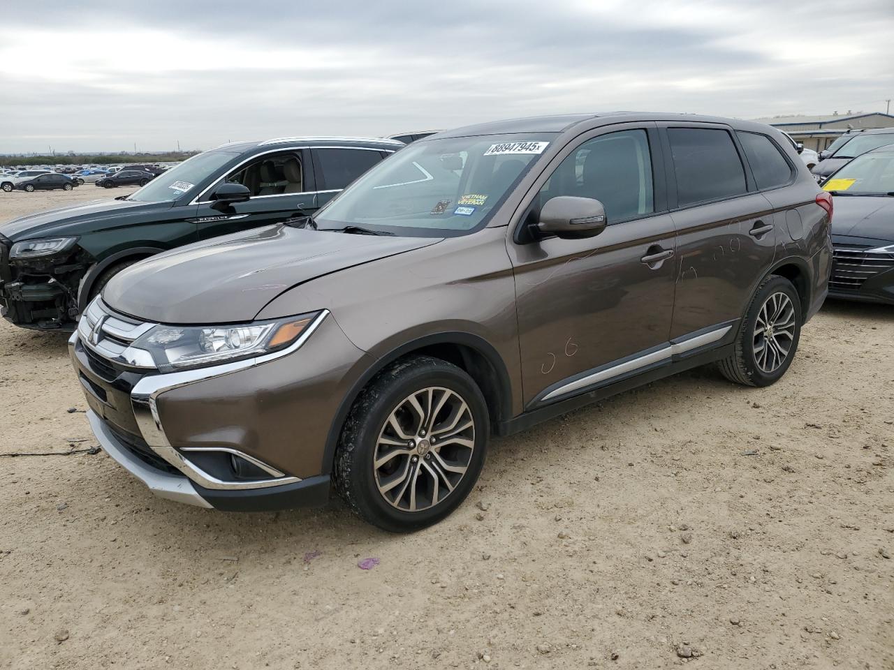 MITSUBISHI OUTLANDER 2017