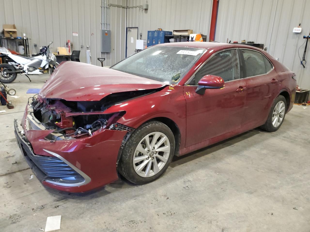 TOYOTA CAMRY LE 2021