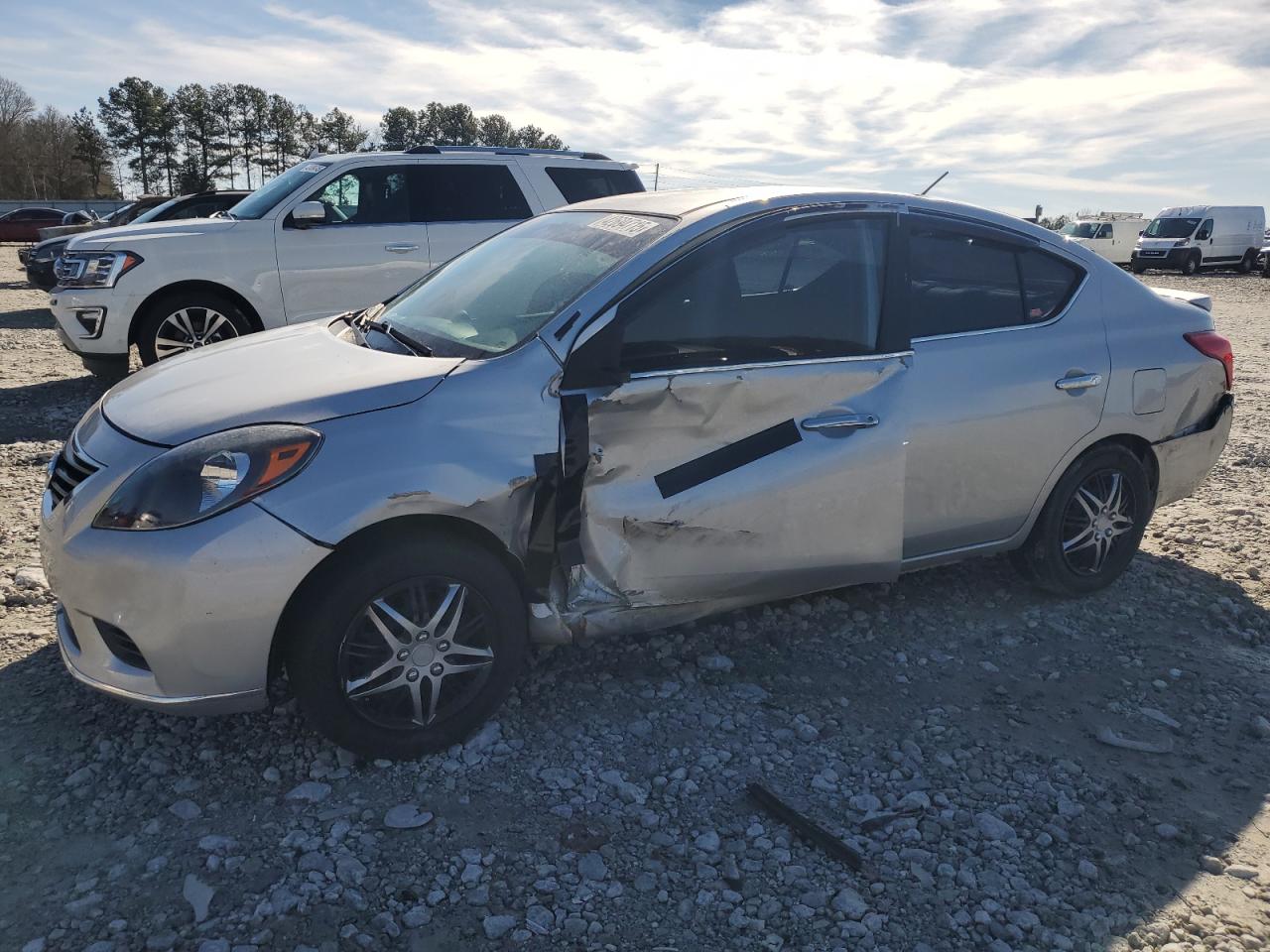 NISSAN VERSA S 2013