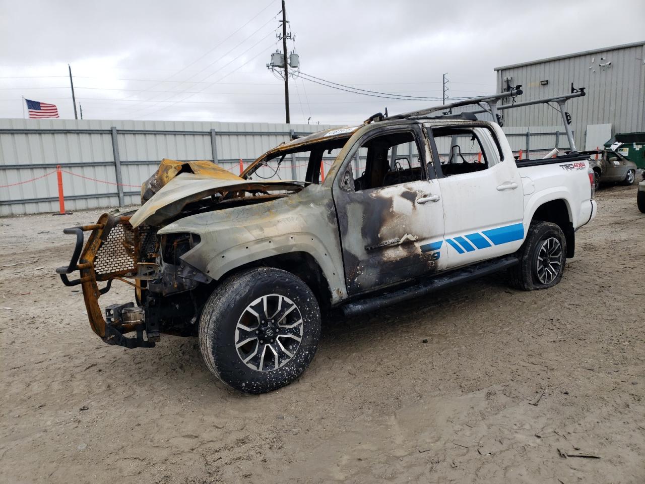 TOYOTA TACOMA DOU 2020