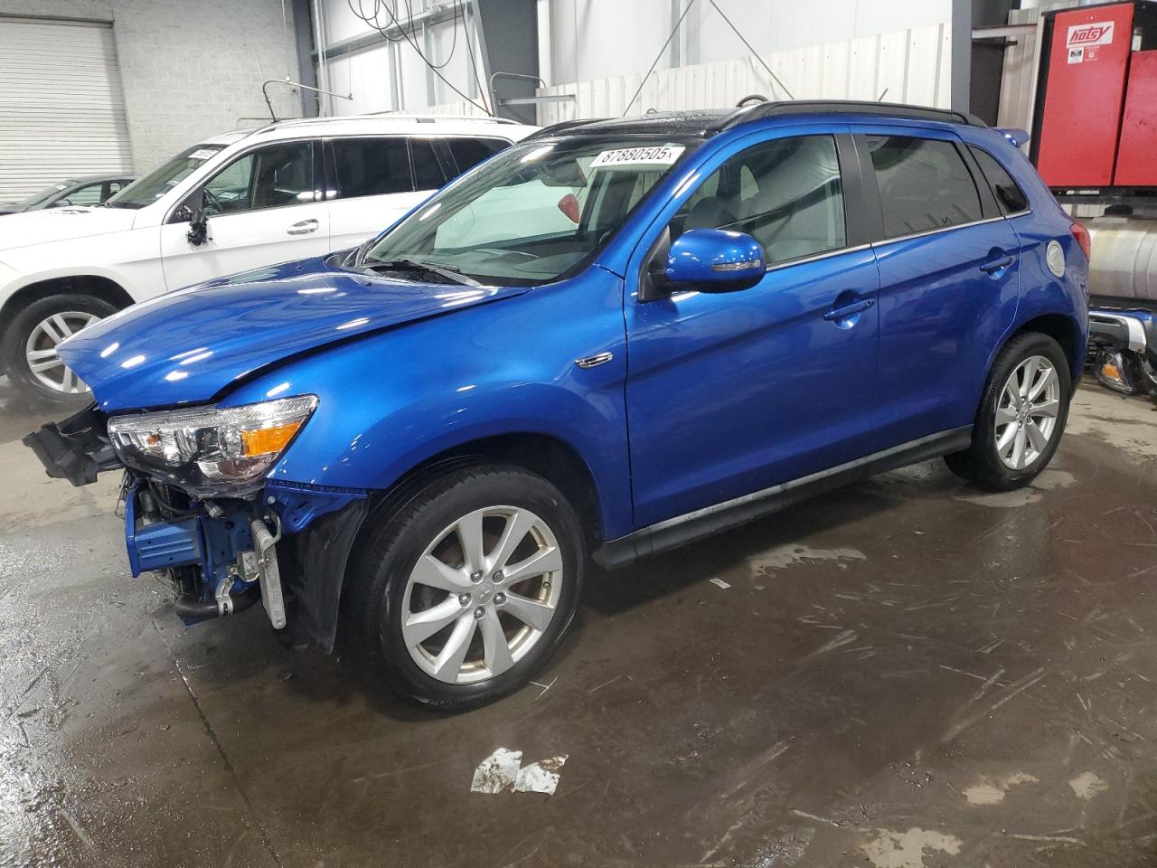 MITSUBISHI OUTLANDER 2015