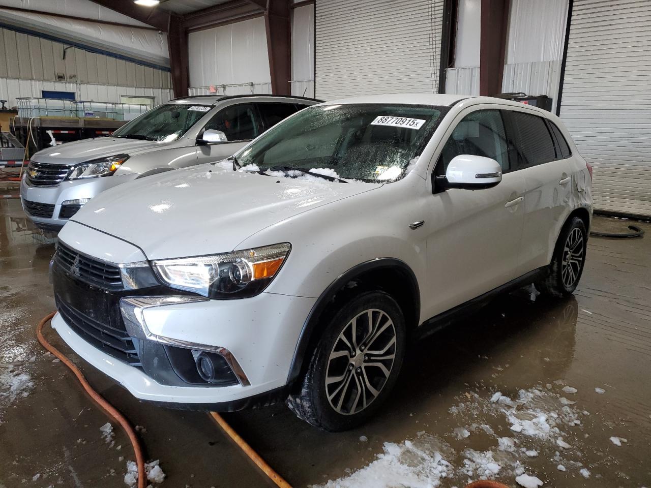 MITSUBISHI OUTLANDER 2017