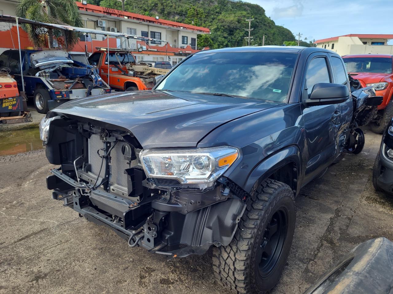 TOYOTA TACOMA ACC 2023
