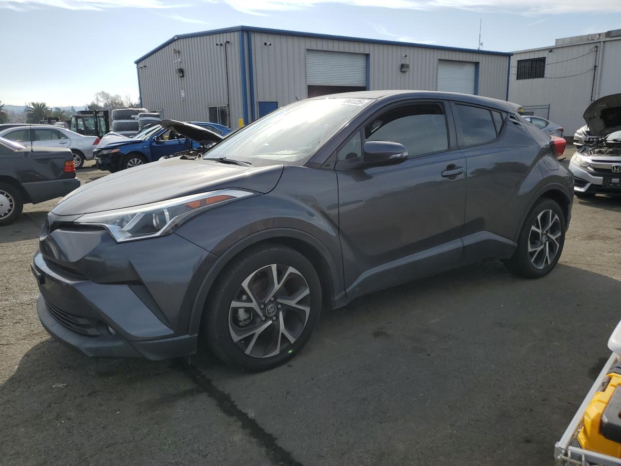 TOYOTA C-HR XLE 2018