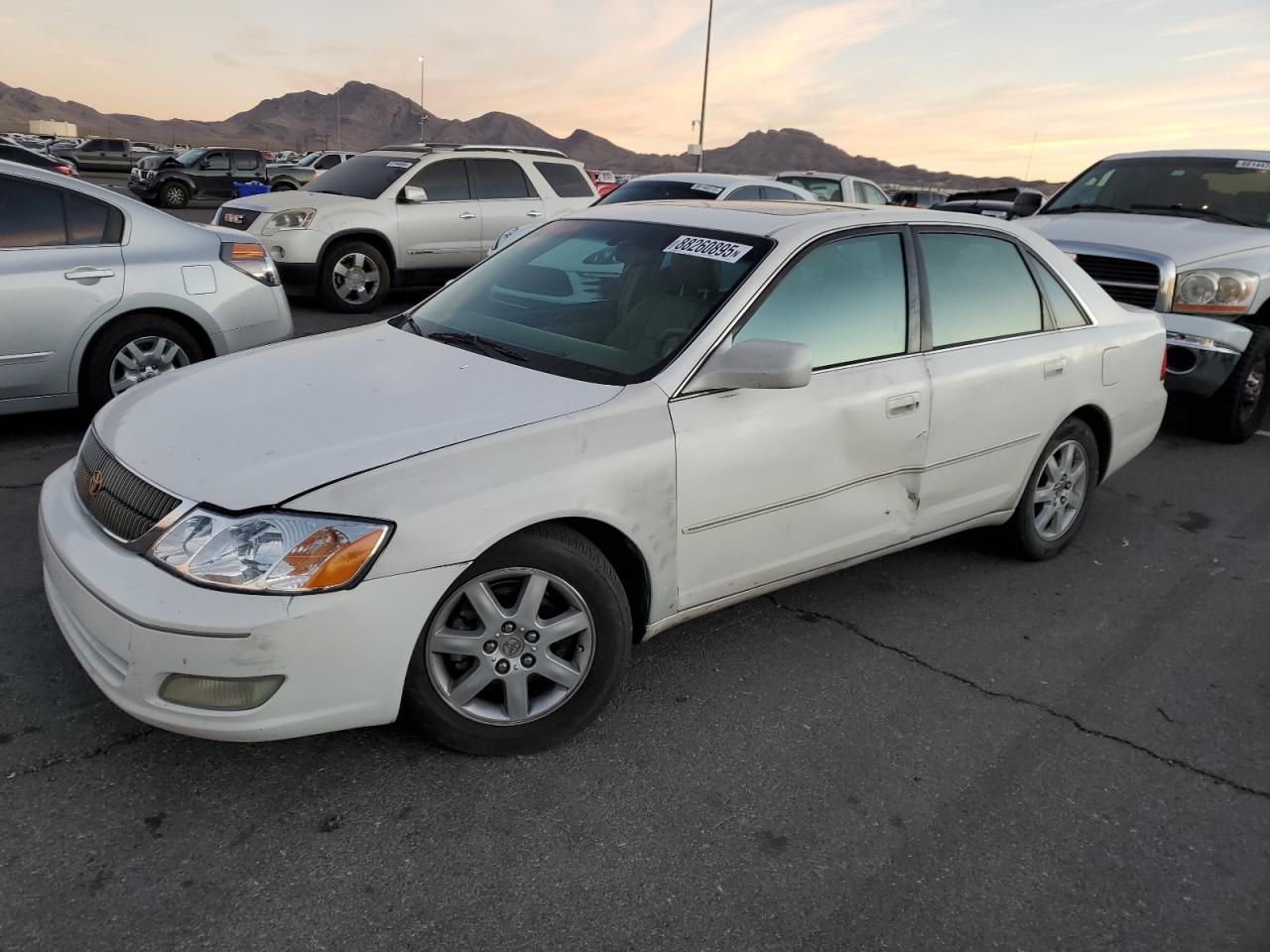TOYOTA AVALON XL 2001