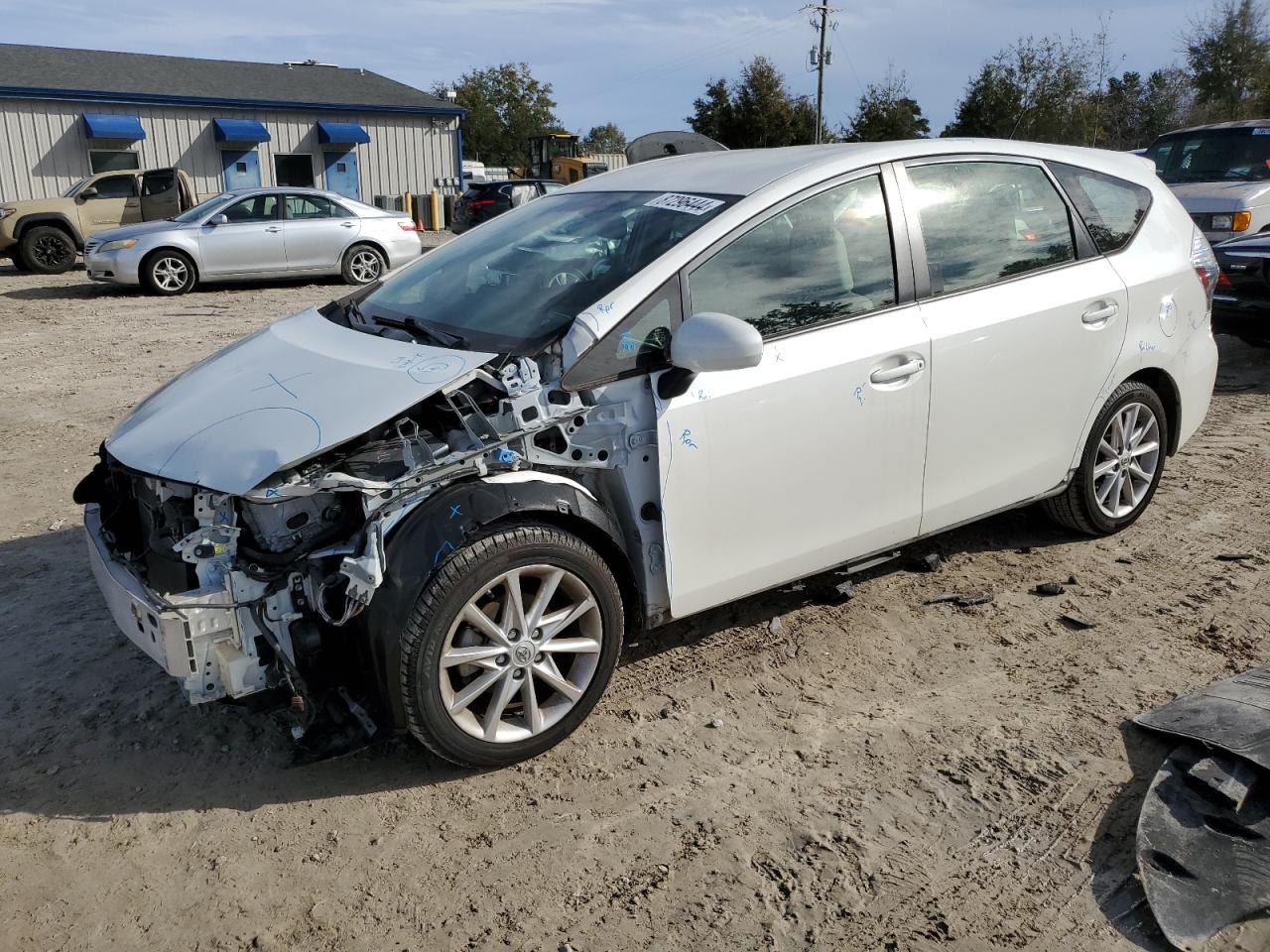 TOYOTA PRIUS V 2012
