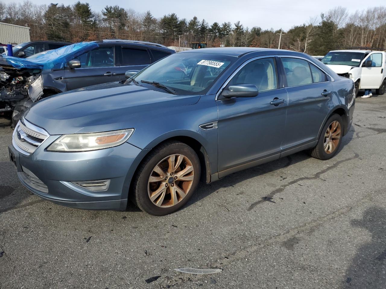 FORD TAURUS SEL 2010