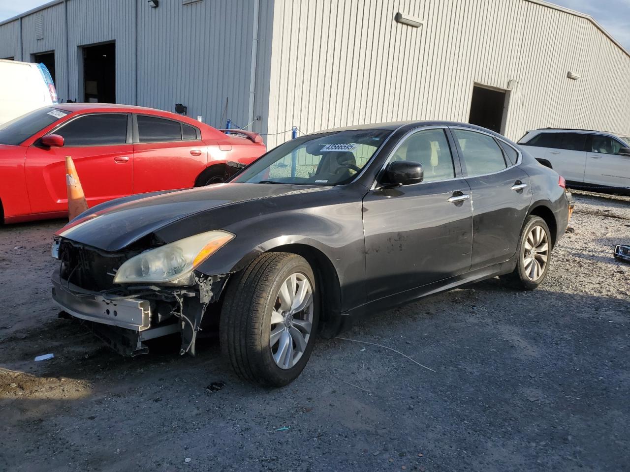 INFINITI M37 2011