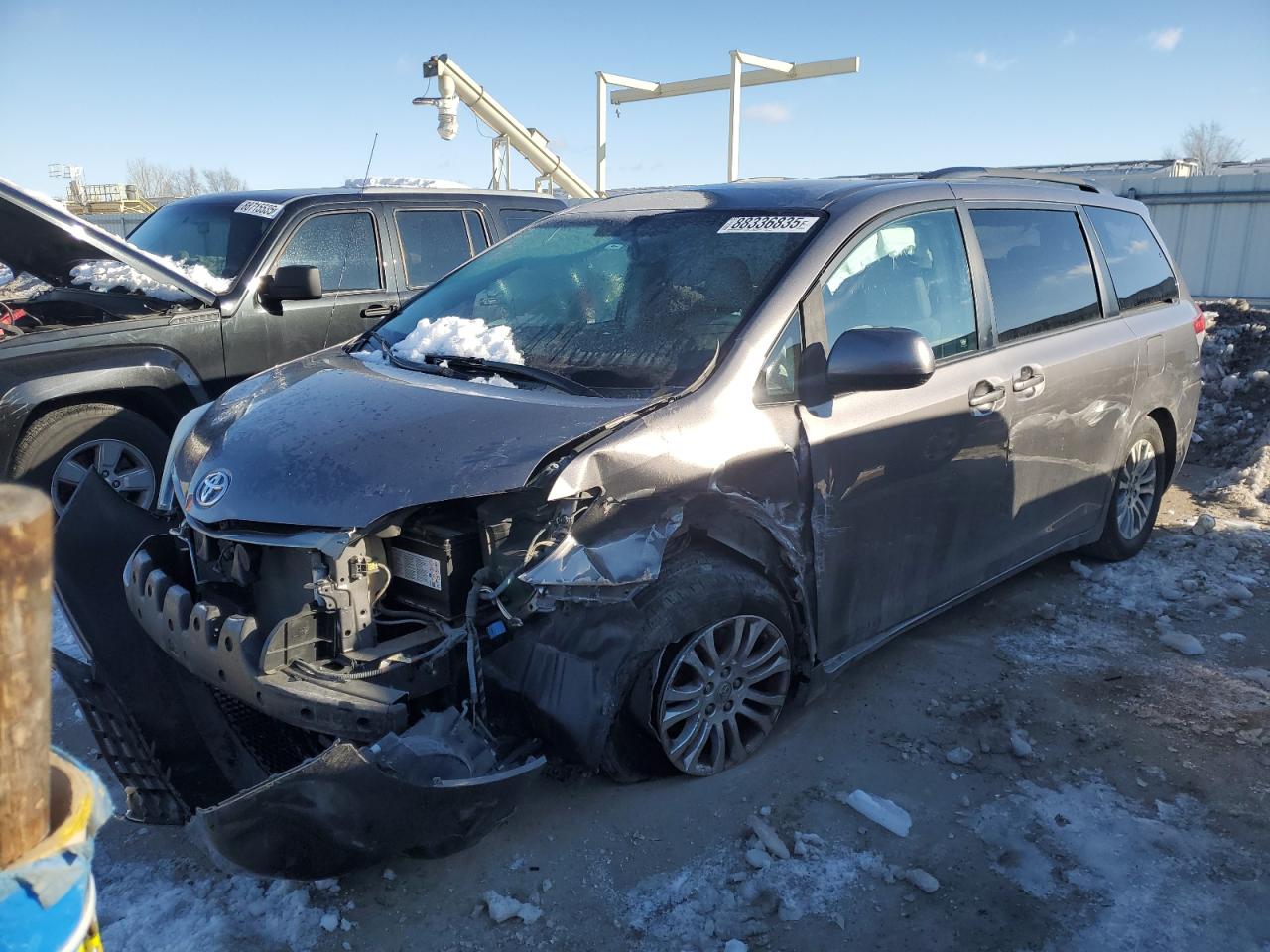 TOYOTA SIENNA XLE 2011