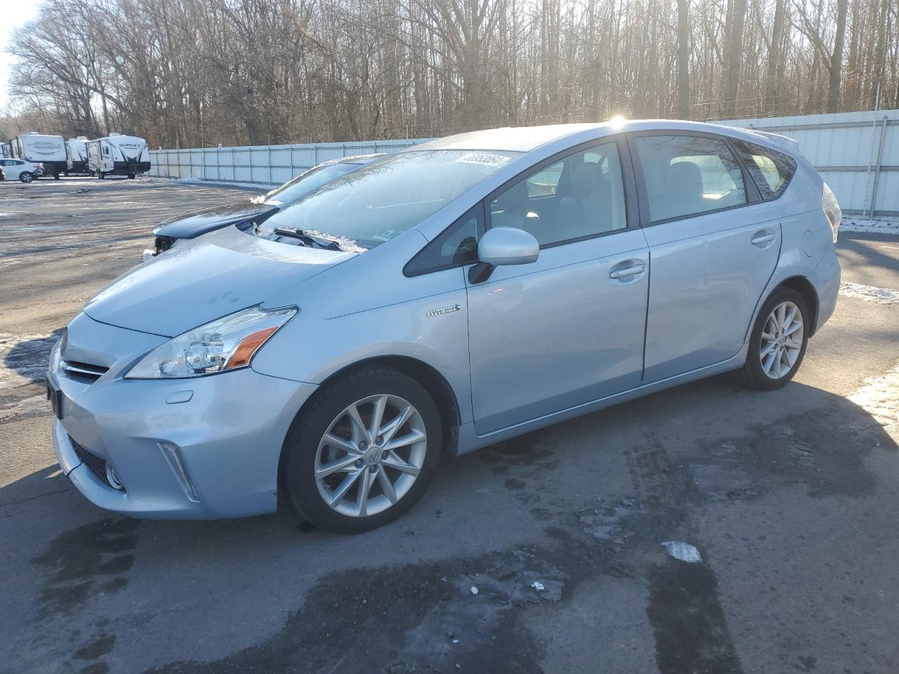 TOYOTA PRIUS V 2014