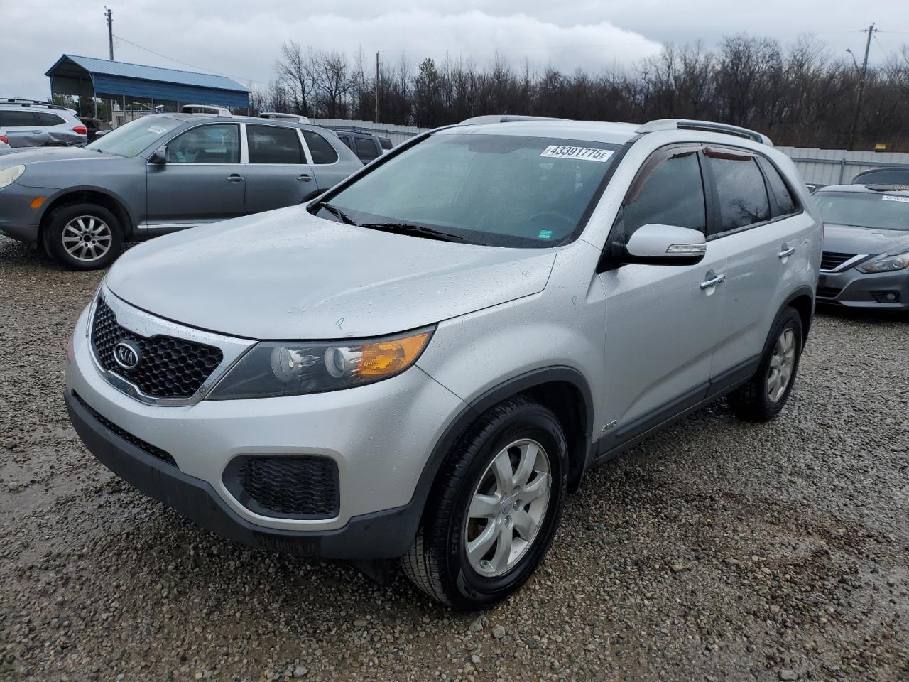 KIA SORENTO LX 2013