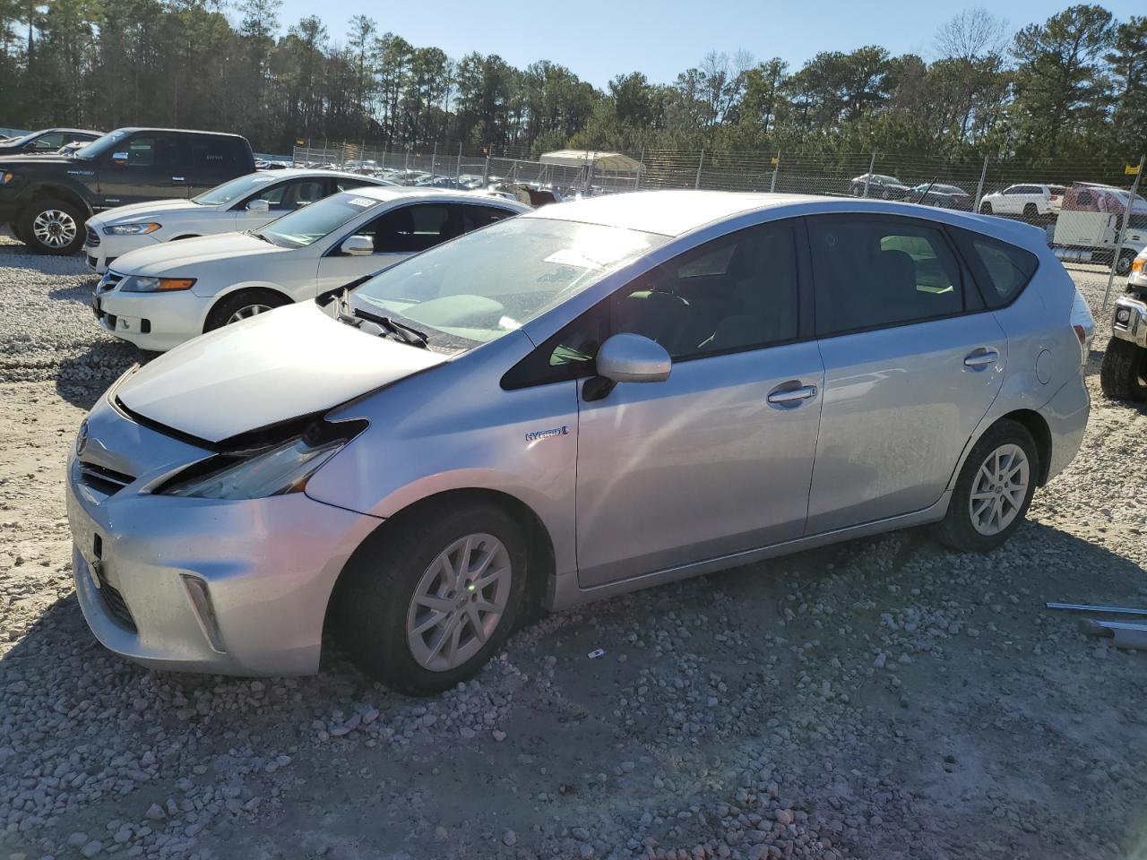 TOYOTA PRIUS V 2013