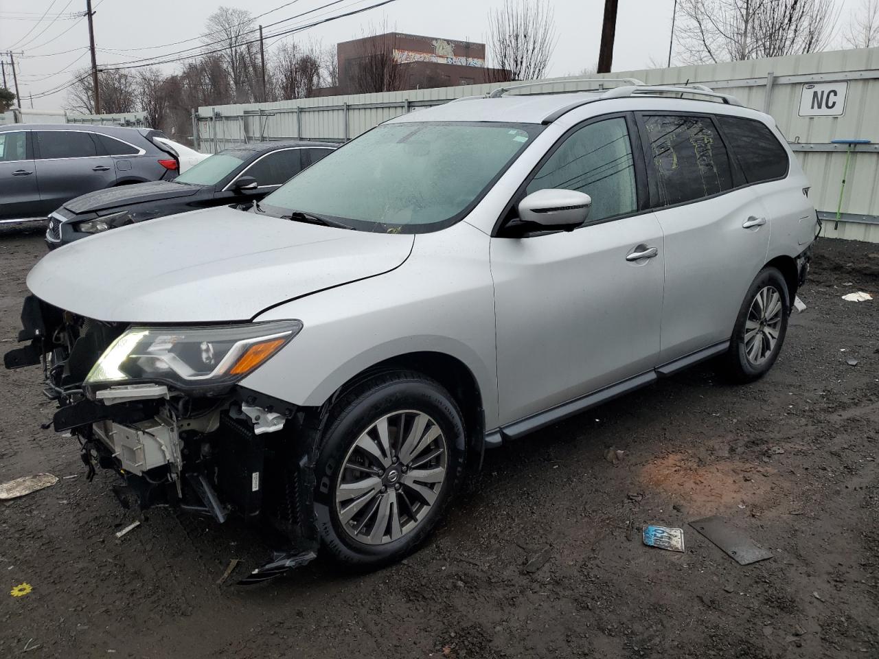 NISSAN PATHFINDER 2018