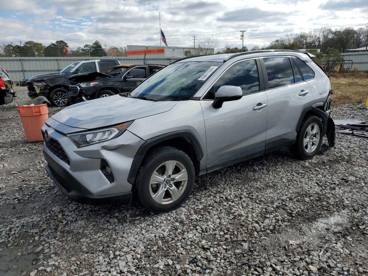 TOYOTA RAV4 XLE 2021