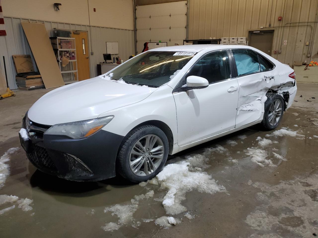 TOYOTA CAMRY LE 2016