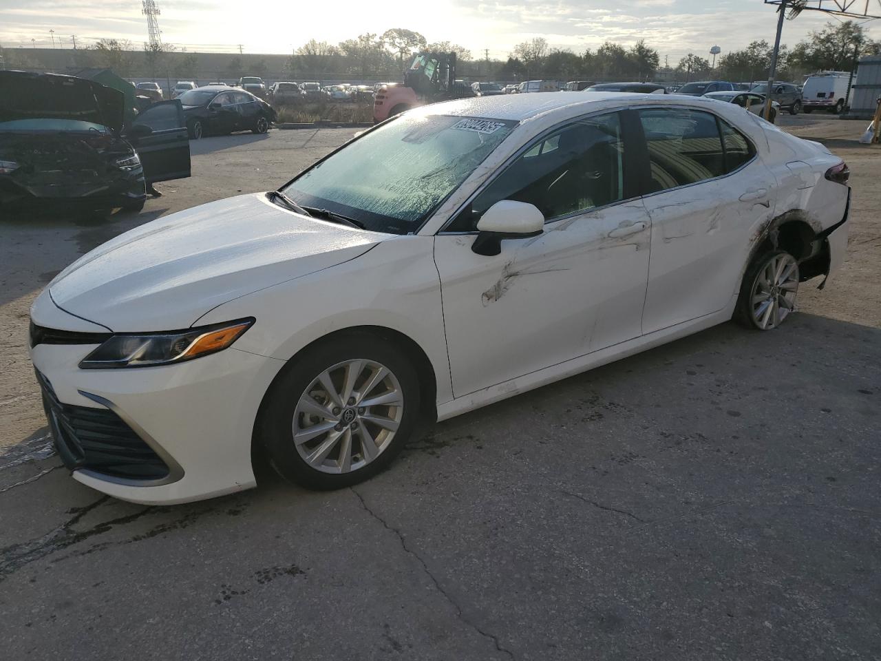 TOYOTA CAMRY LE 2024