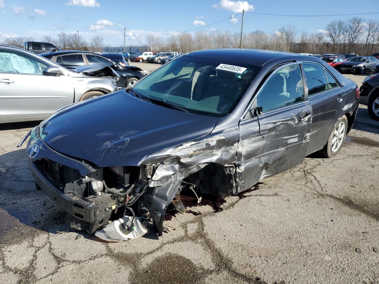 TOYOTA CAMRY BASE 2011