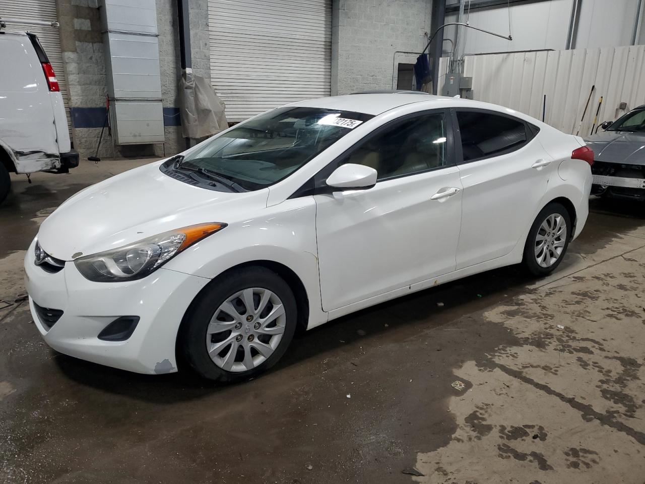 HYUNDAI ELANTRA GL 2012