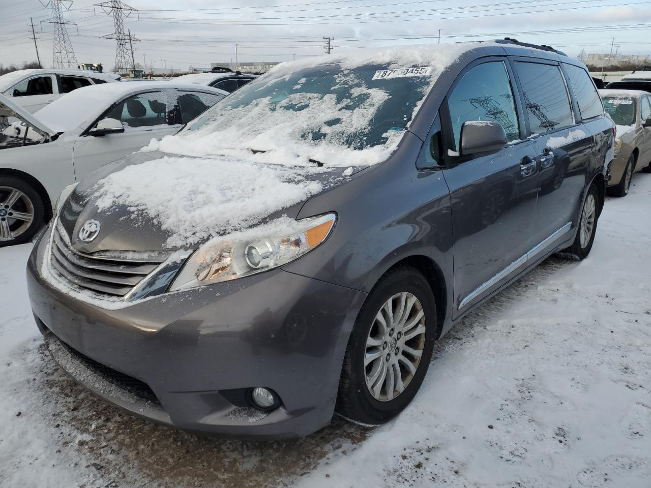 TOYOTA SIENNA XLE 2015