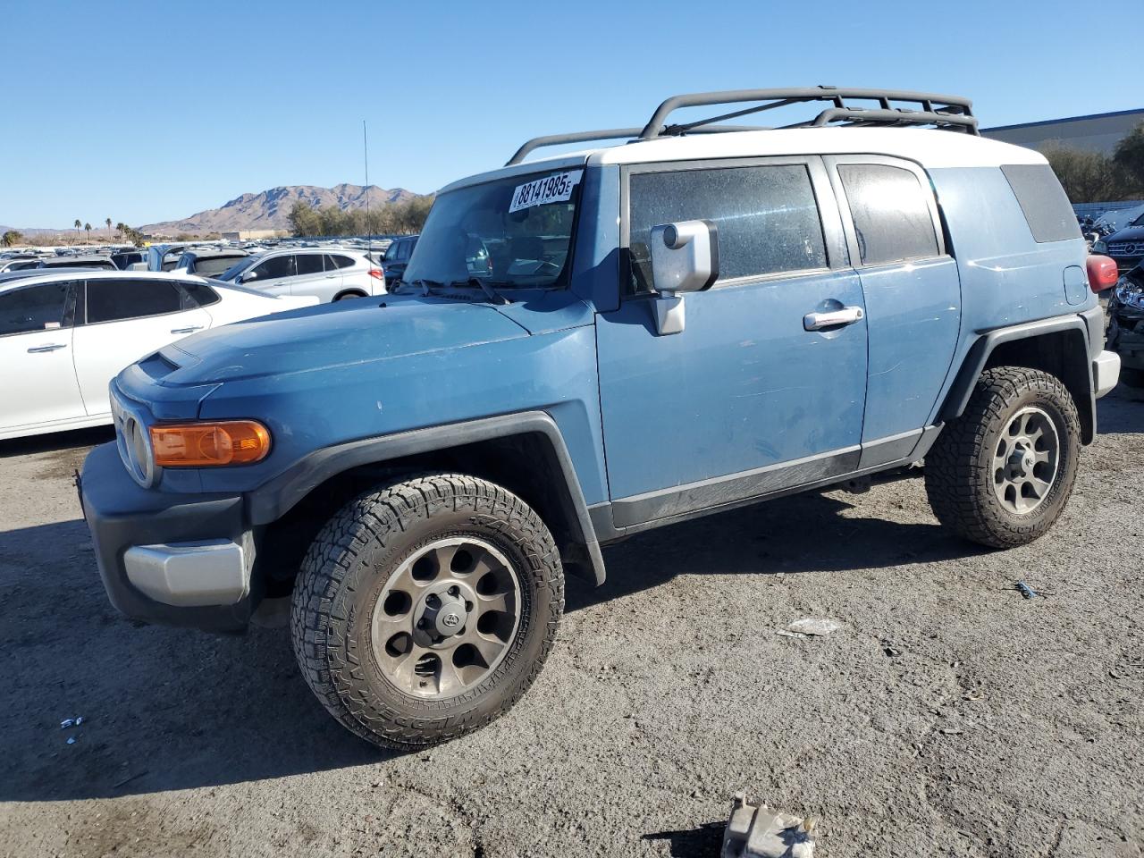 TOYOTA FJ CRUISER 2011