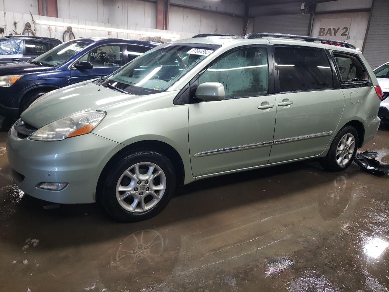TOYOTA SIENNA XLE 2006