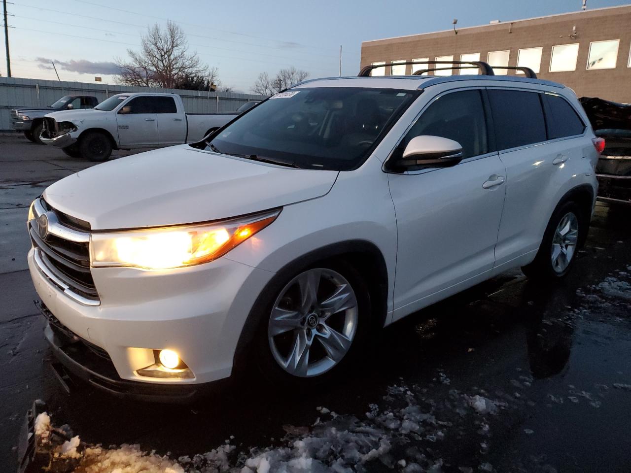 TOYOTA HIGHLANDER 2016
