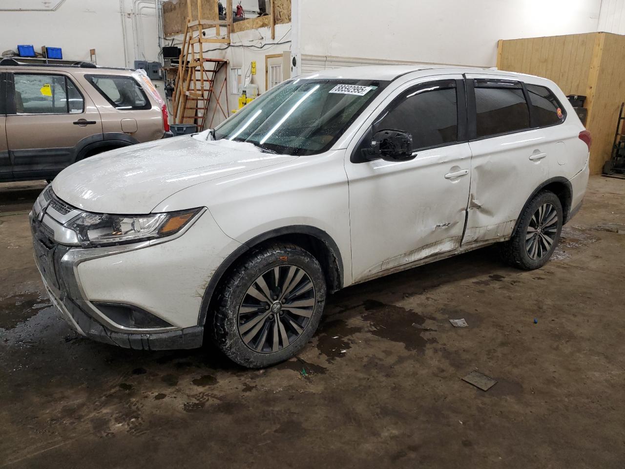 MITSUBISHI OUTLANDER 2019