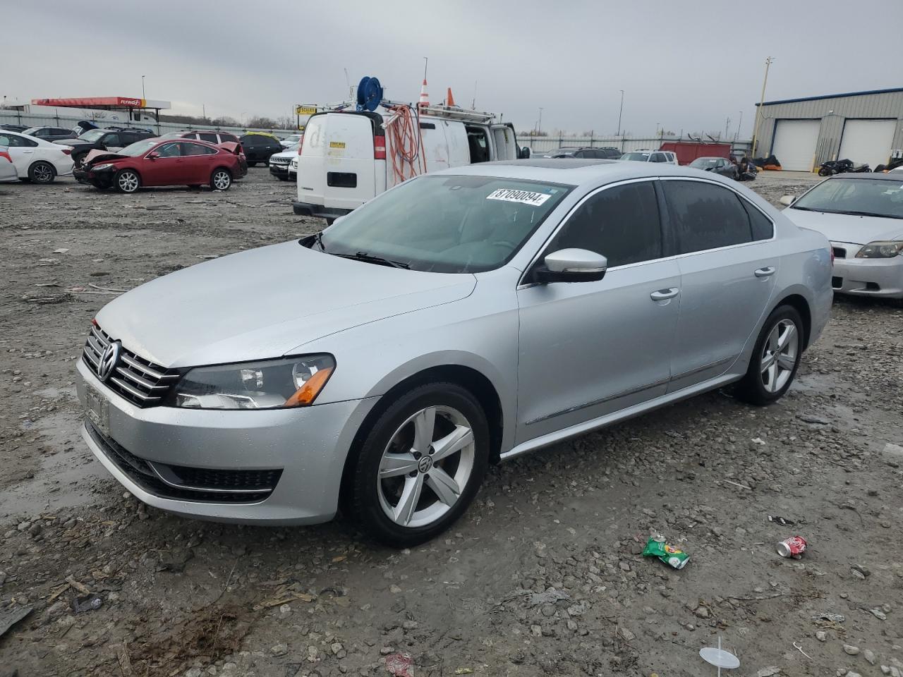 VOLKSWAGEN PASSAT SE 2013